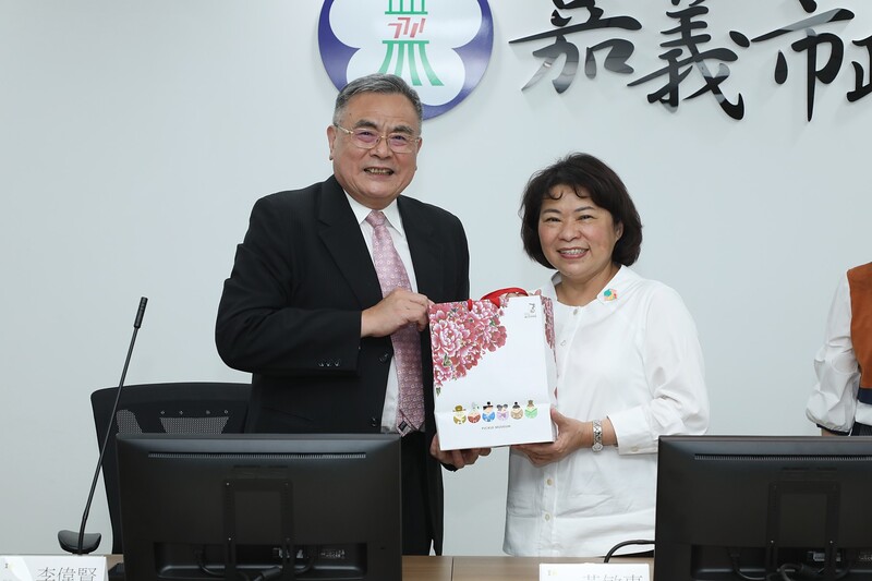 112.3.24 李偉賢校長與校友總會、聯傑會聯袂拜訪嘉義市長黃敏惠圖片