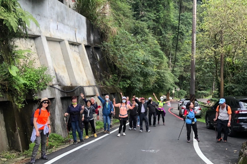112.2.12 台北分會登山社暨電子系友會走春活動圖片