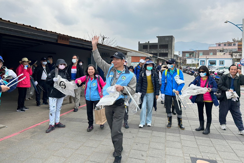 112.4.8 台北分會登山社暨電子系友會老梅綠石槽淨灘圖片