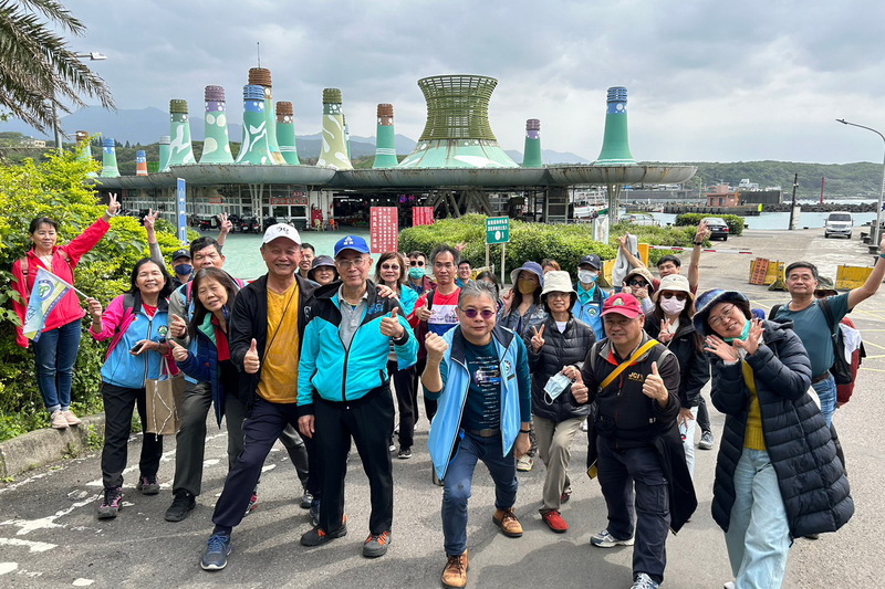 112.4.8 台北分會登山社暨電子系友會老梅綠石槽淨灘圖片