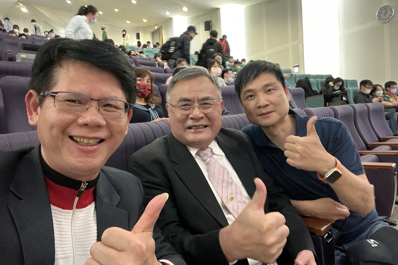 112.3.15​​​​​​​ 校友合力促成名人講座「啟動內在原力-活出百倍效益」圖片
